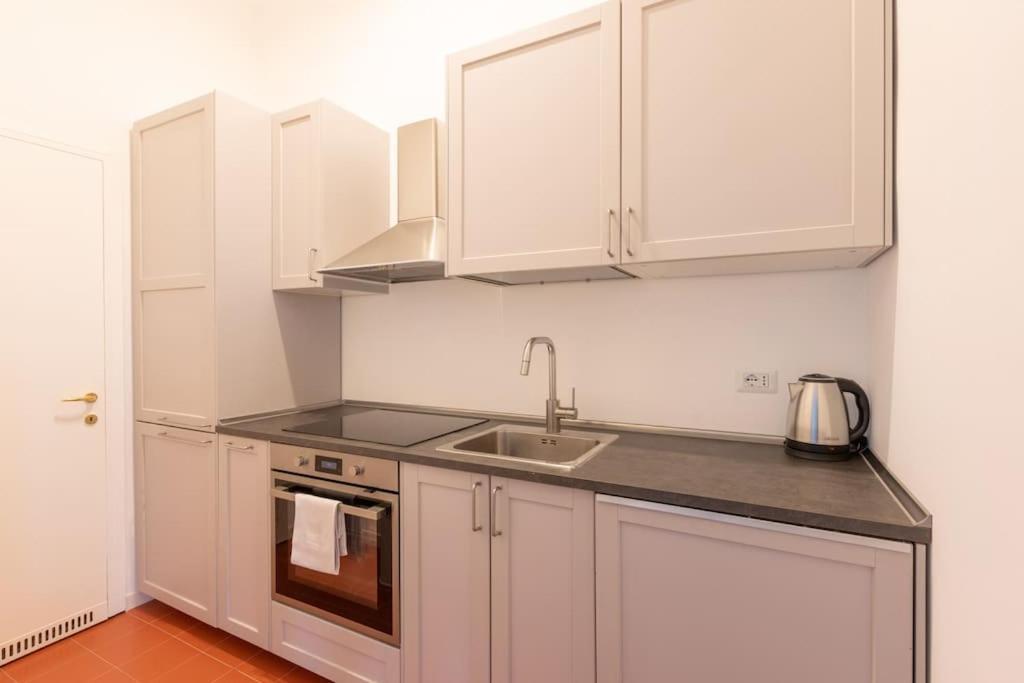 Elegante Bilocale Porta Genova - Mirable Pm Apartment Milan Luaran gambar