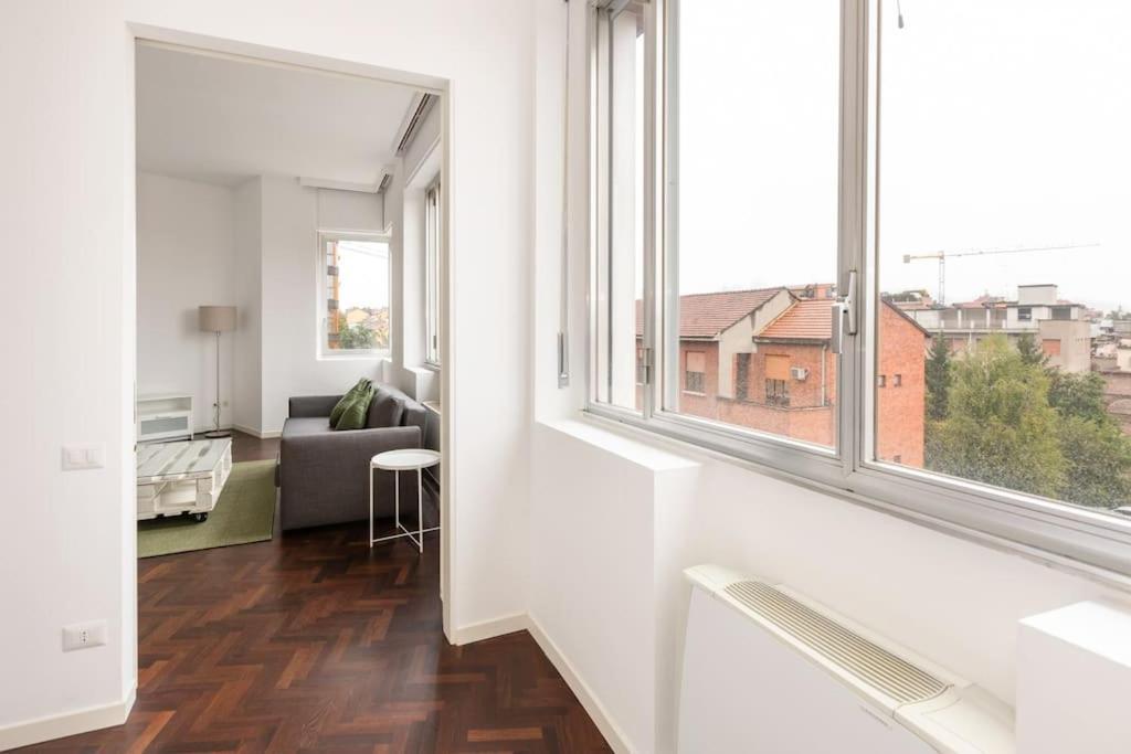 Elegante Bilocale Porta Genova - Mirable Pm Apartment Milan Luaran gambar