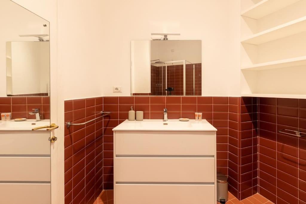 Elegante Bilocale Porta Genova - Mirable Pm Apartment Milan Luaran gambar