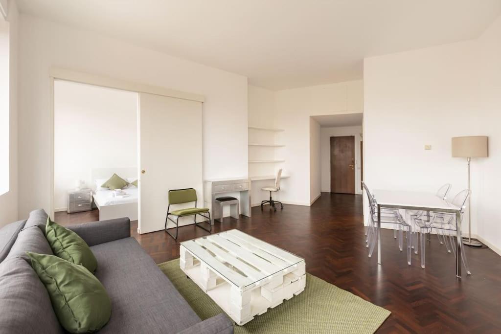 Elegante Bilocale Porta Genova - Mirable Pm Apartment Milan Luaran gambar